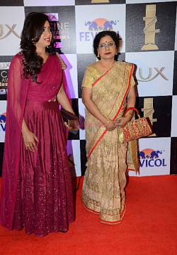 Shreya Ghoshal With Her Mother